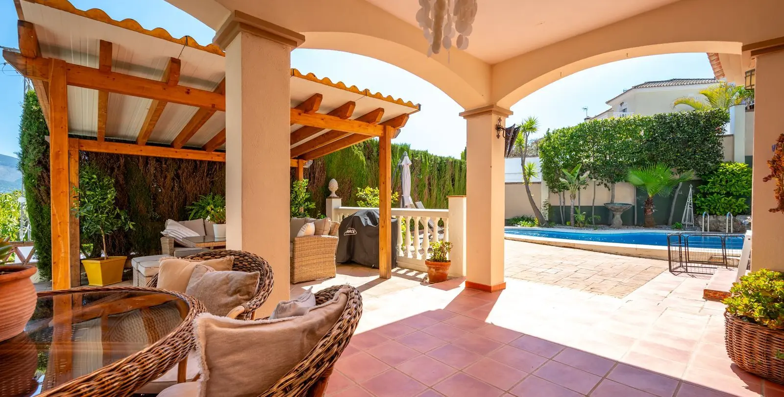 Sale of detached villa in Coín 35