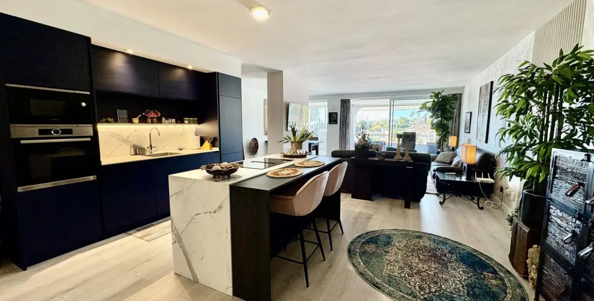 Sale of middle floor apartment in La Quinta 5