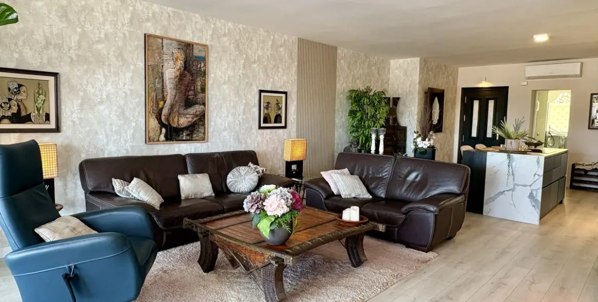 Sale of middle floor apartment in La Quinta 6