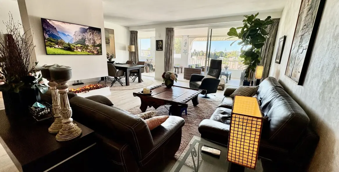 Sale of middle floor apartment in La Quinta 7