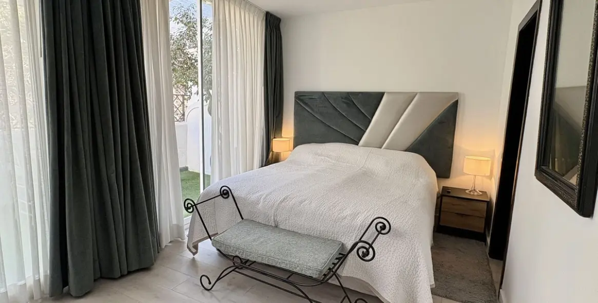 Sale of middle floor apartment in La Quinta 10