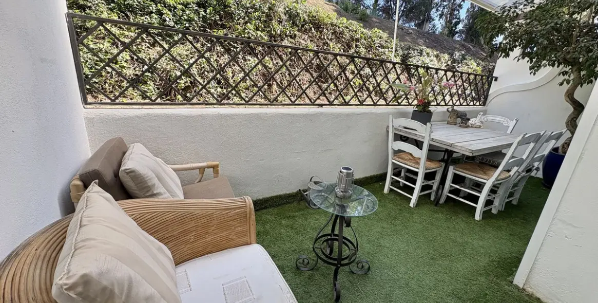 Sale of middle floor apartment in La Quinta 15