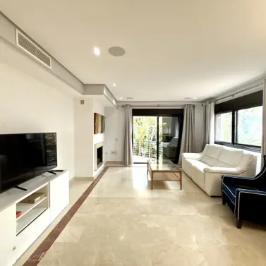 Продажа апартаментов на среднем этаже в Puerto Banús