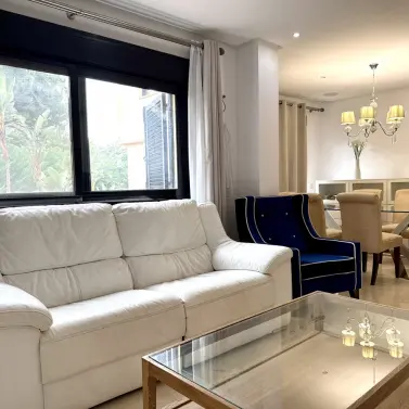 Продажа апартаментов на среднем этаже в Puerto Banús