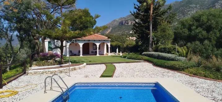 Venta de villa independiente en Istán 0