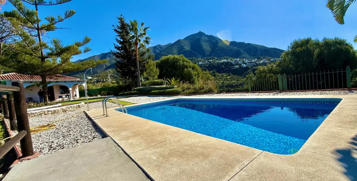 Venta de villa independiente en Istán 11