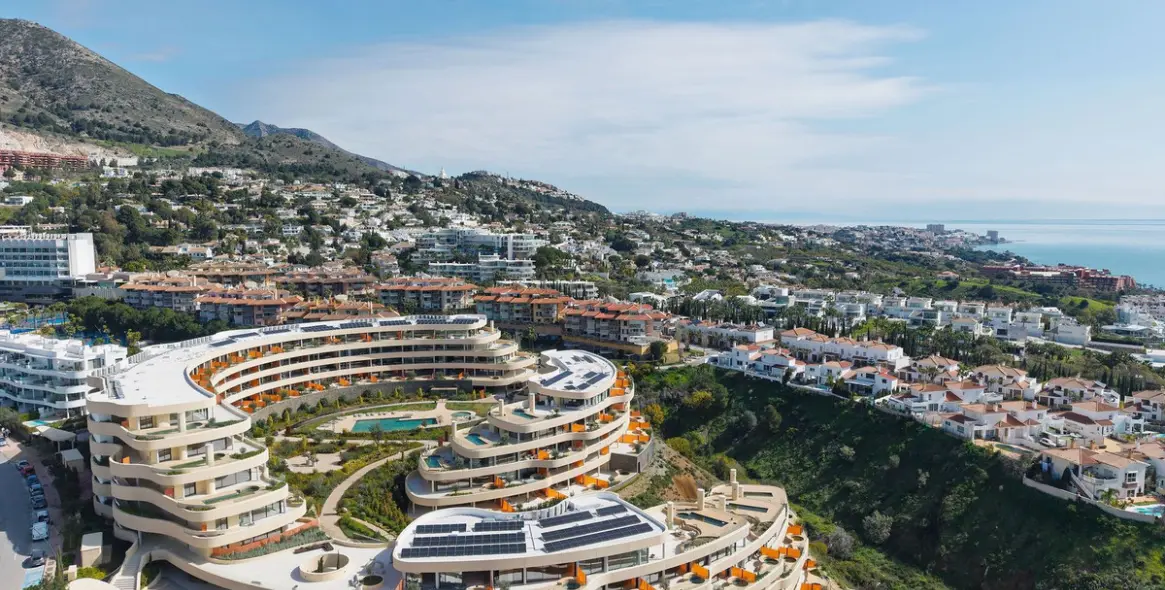 Продажа апартаментов на среднем этаже в Higueron 1