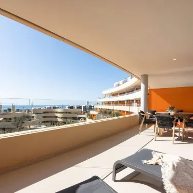 Продажа апартаментов на среднем этаже в Higueron