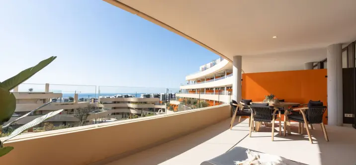 Продажа апартаментов на среднем этаже в Higueron 1