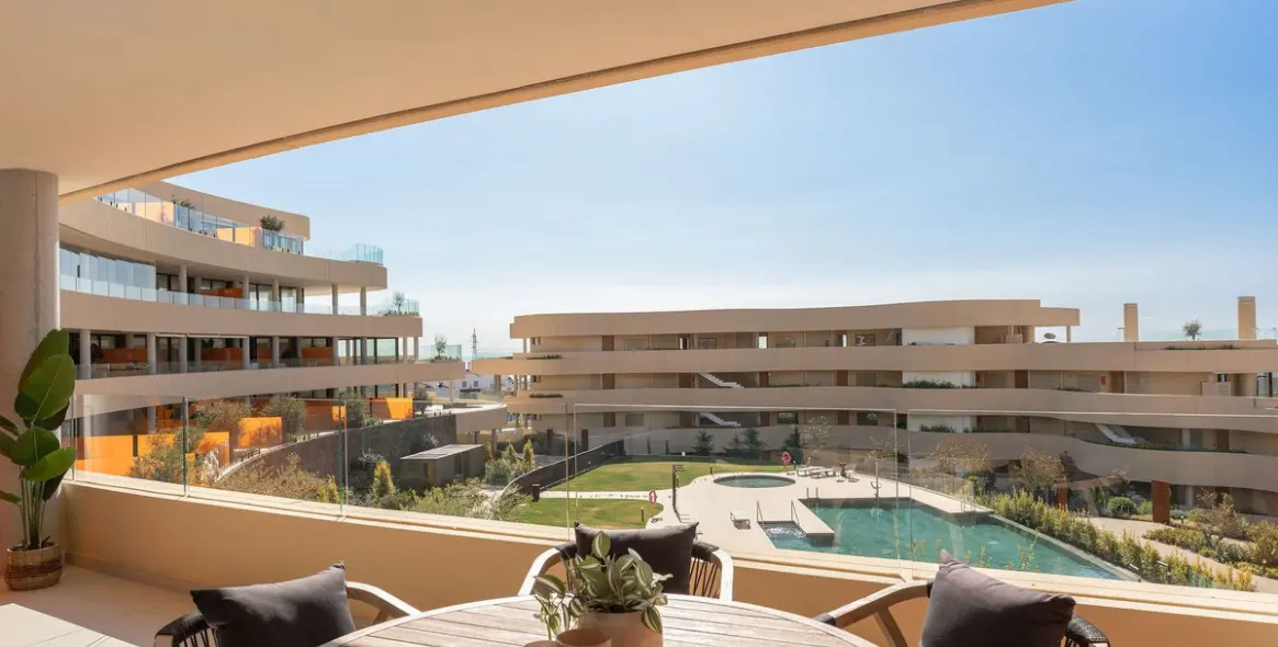 Продажа апартаментов на среднем этаже в Higueron 3