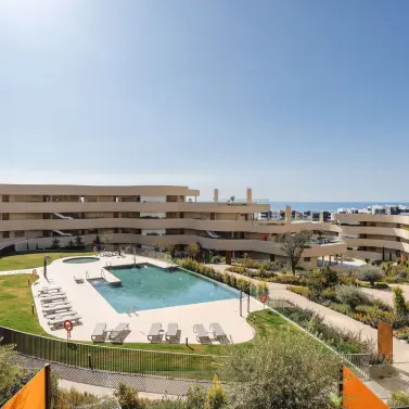 Продажа апартаментов на среднем этаже в Higueron