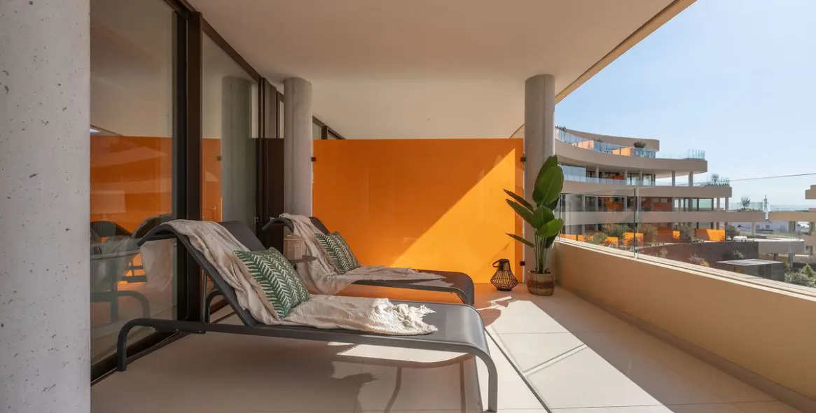 Продажа апартаментов на среднем этаже в Higueron 6