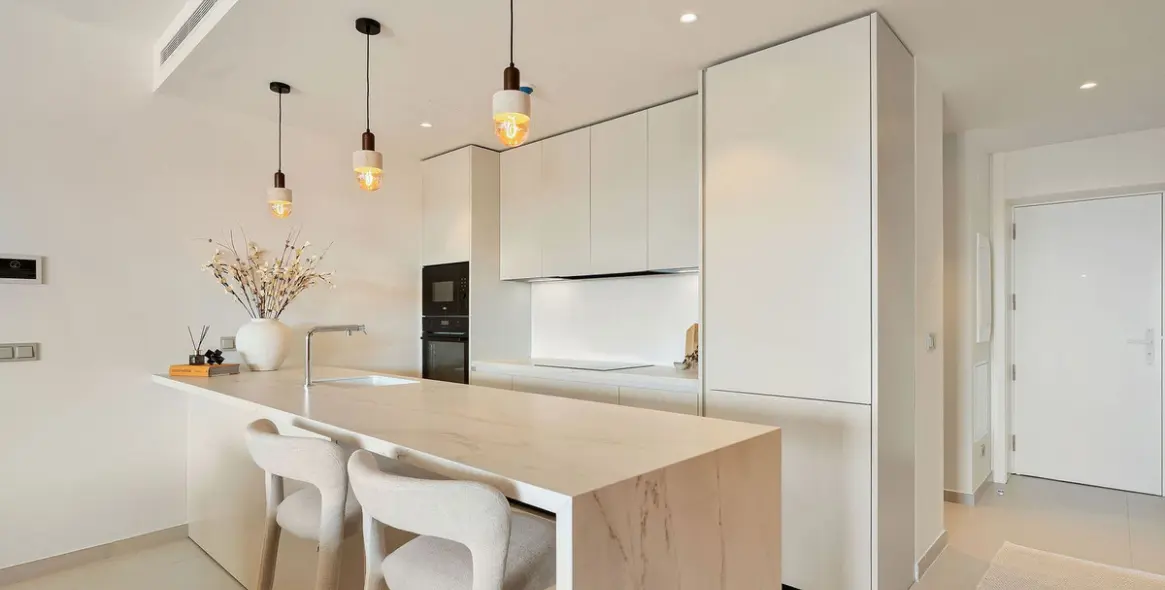 Продажа апартаментов на среднем этаже в Higueron 25