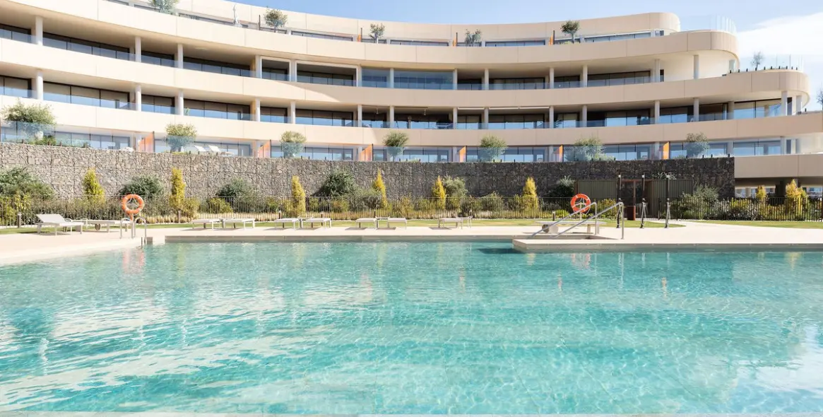 Продажа апартаментов на среднем этаже в Higueron 33