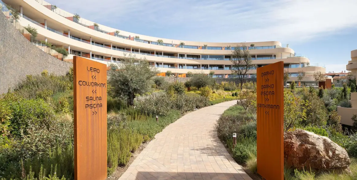 Продажа апартаментов на среднем этаже в Higueron 40