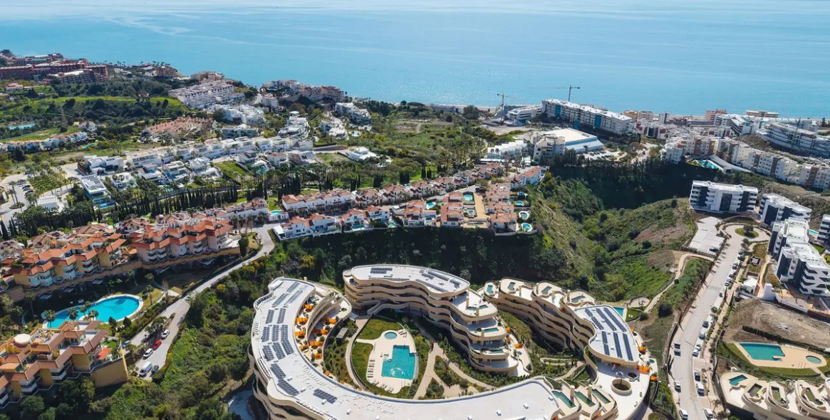 Продажа апартаментов на среднем этаже в Higueron 56