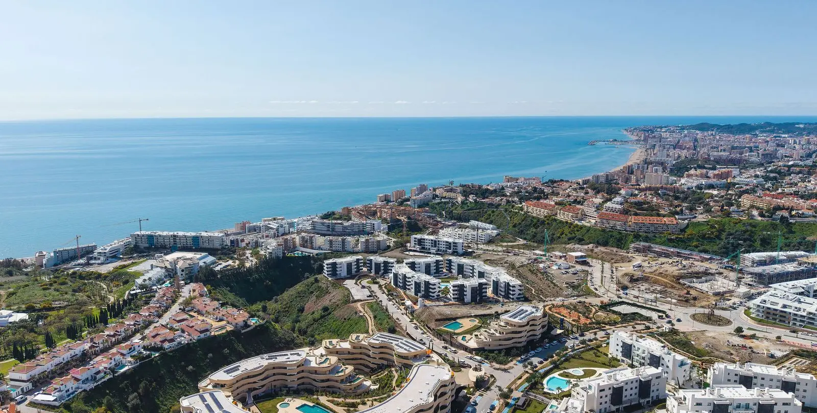 Продажа апартаментов на среднем этаже в Higueron 46