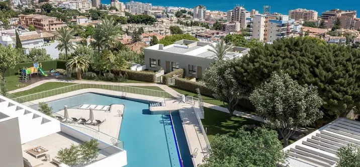 Продажа дома на две семьи в Torremolinos 1