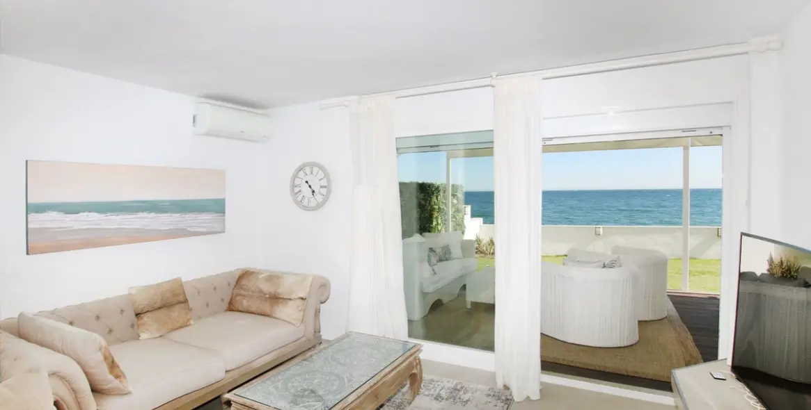 Продажа двухуровневых апартаментов в Estepona 5