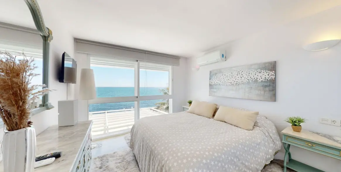 Продажа двухуровневых апартаментов в Estepona 23