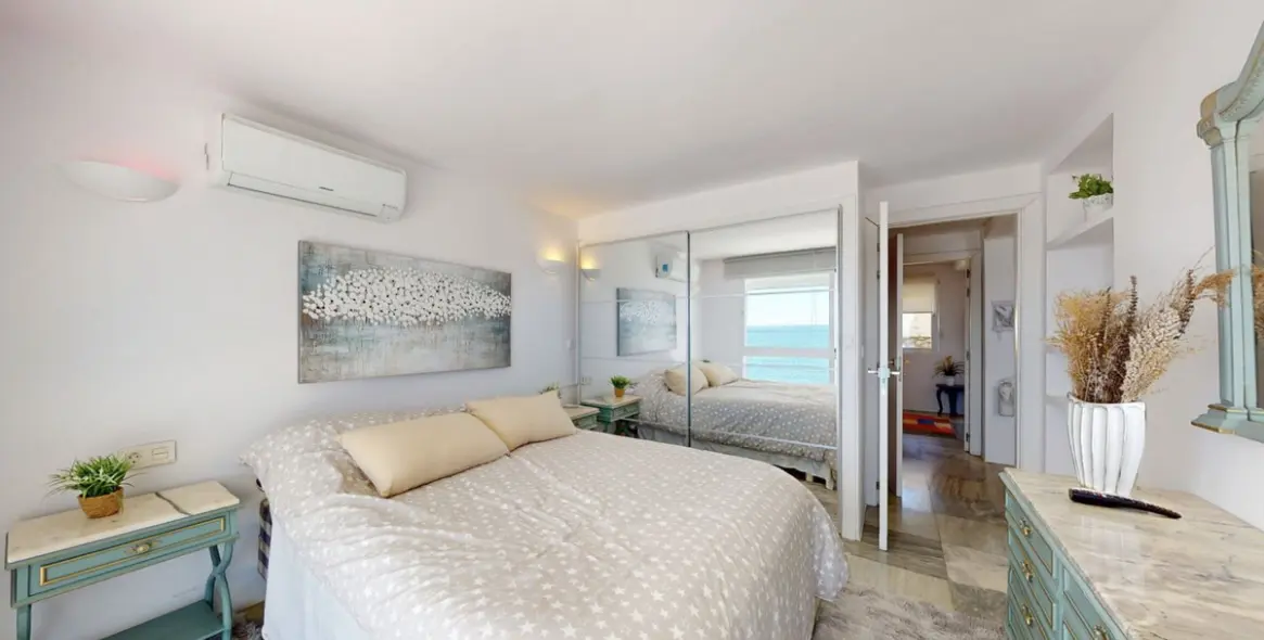 Продажа двухуровневых апартаментов в Estepona 24