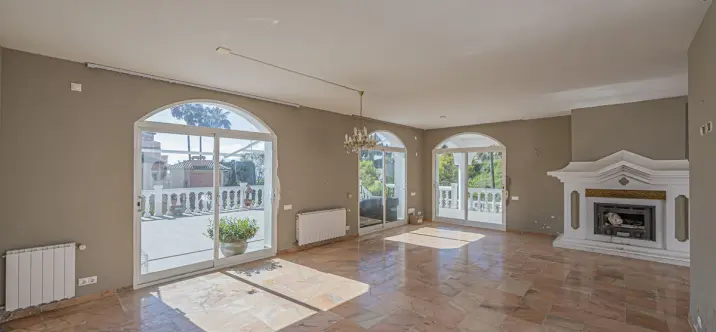 Venta de villa independiente en El Paraiso 1