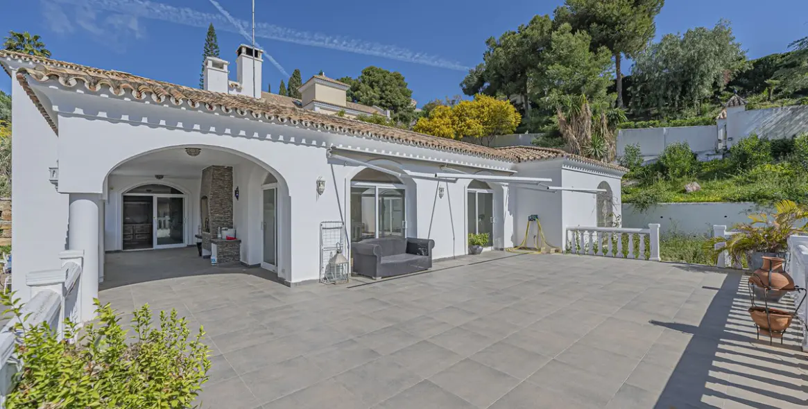 Venta de villa independiente en El Paraiso 4