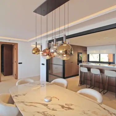 Venta de apartamento en planta media en Nueva Andalucía