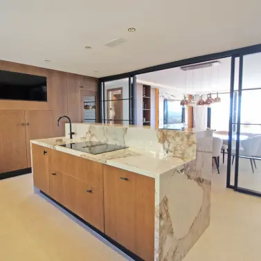 Venta de apartamento en planta media en Nueva Andalucía