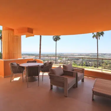 Venta de apartamento en planta media en Nueva Andalucía