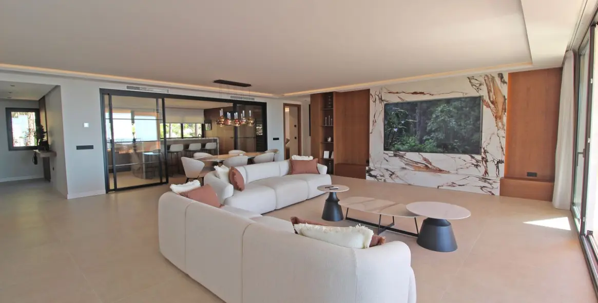 Venta de apartamento en planta media en Nueva Andalucía 8