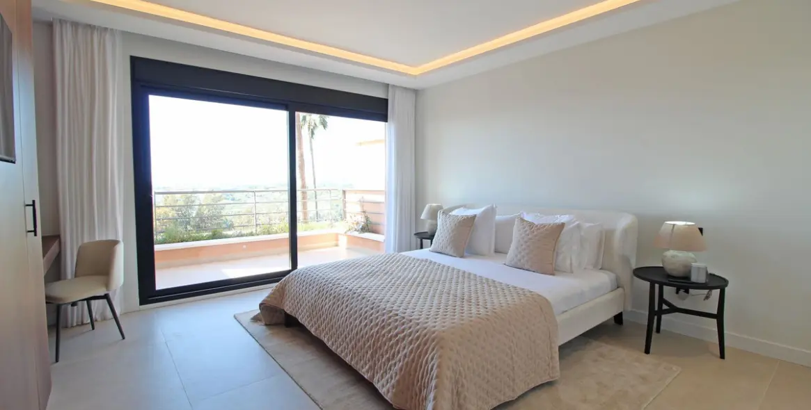 Venta de apartamento en planta media en Nueva Andalucía 9
