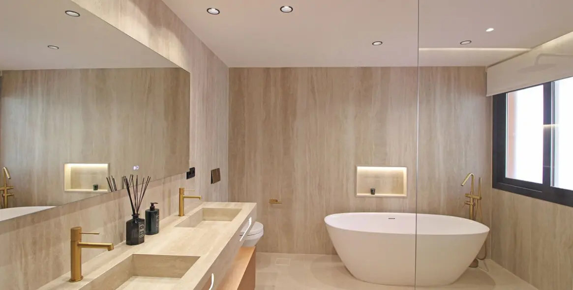 Venta de apartamento en planta media en Nueva Andalucía 11