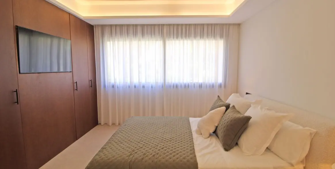 Venta de apartamento en planta media en Nueva Andalucía 12