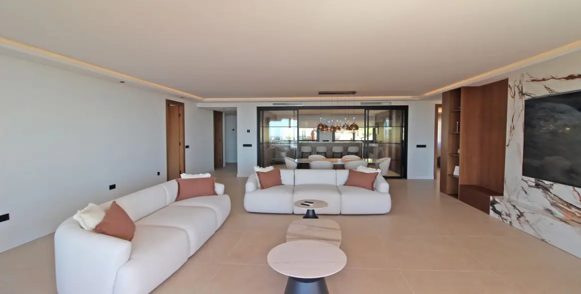 Venta de apartamento en planta media en Nueva Andalucía 18