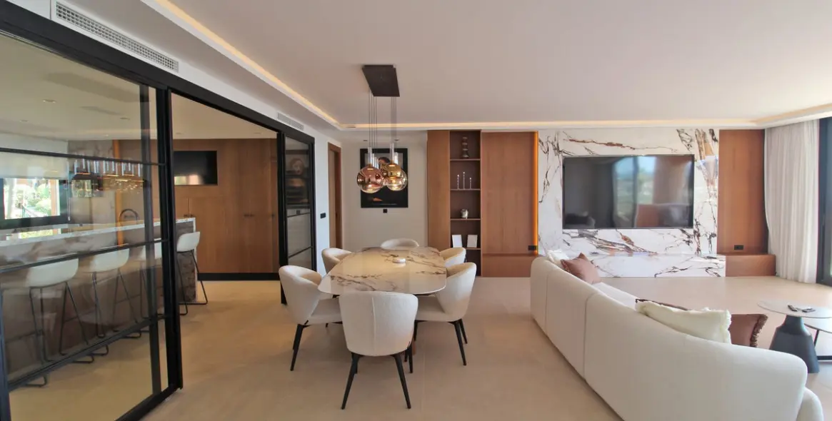 Venta de apartamento en planta media en Nueva Andalucía 19