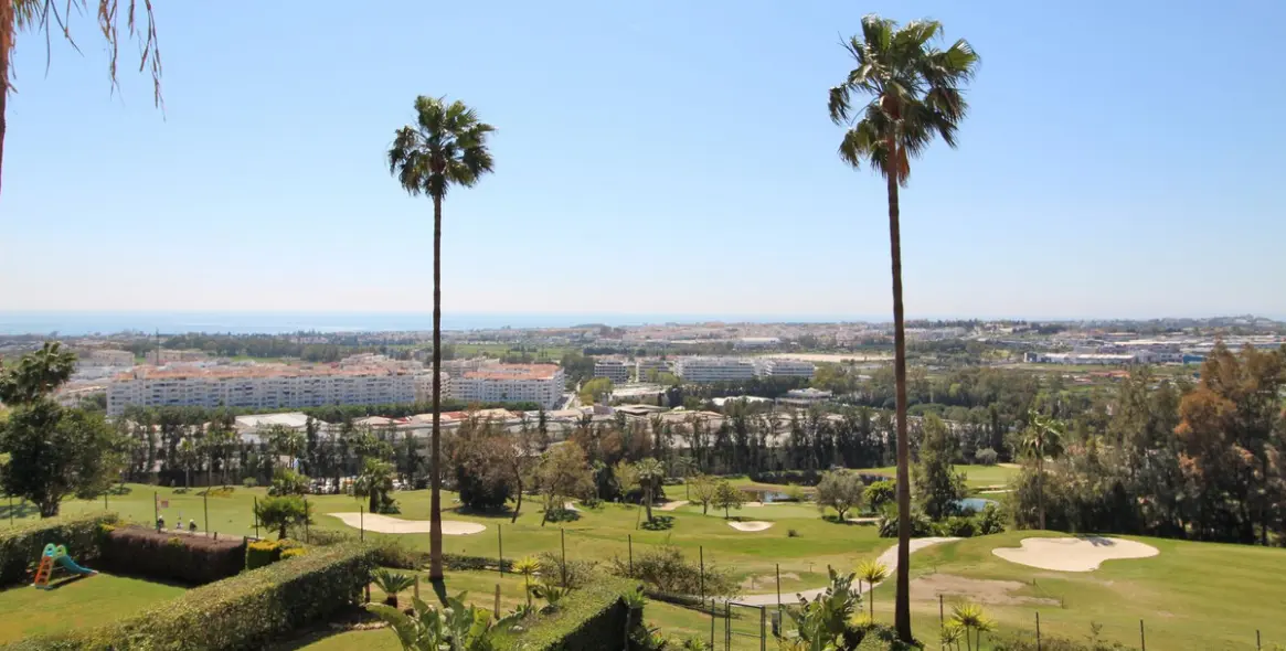 Venta de apartamento en planta media en Nueva Andalucía 23