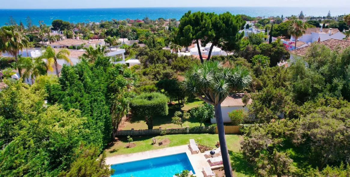 Venta de parcela residencial en Marbesa 6