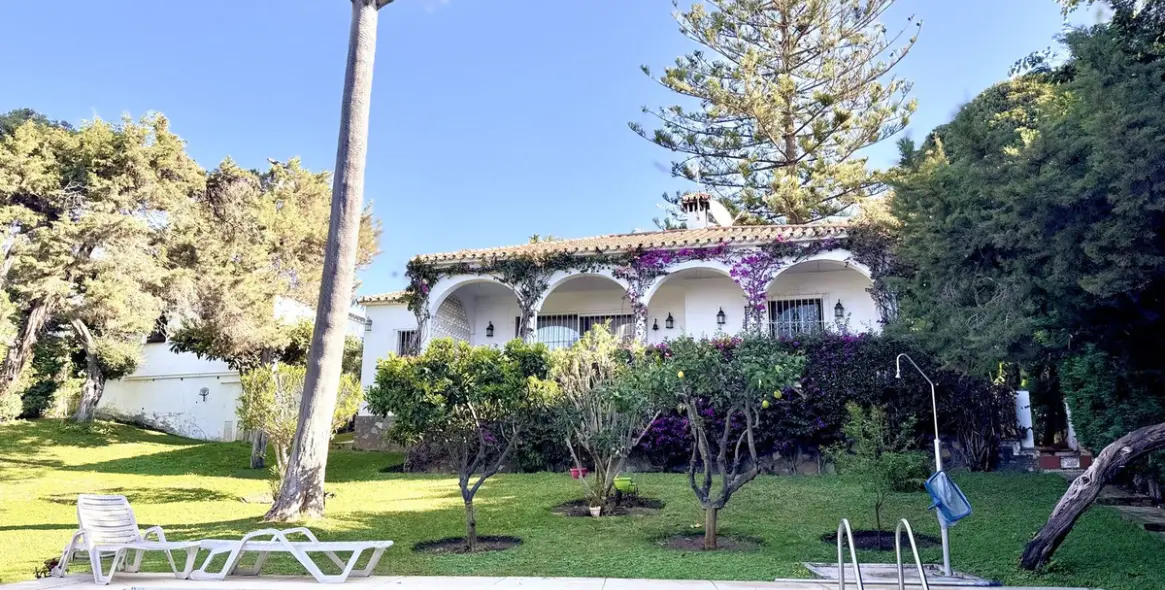 Venta de parcela residencial en Marbesa 10