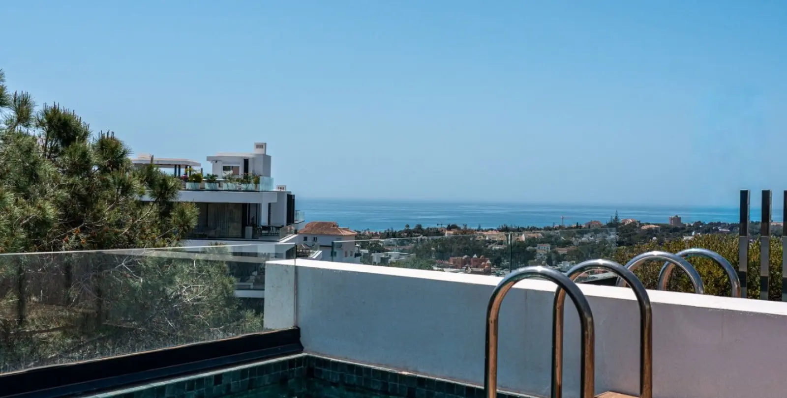 Sale of penthouse duplex in Marbella 35