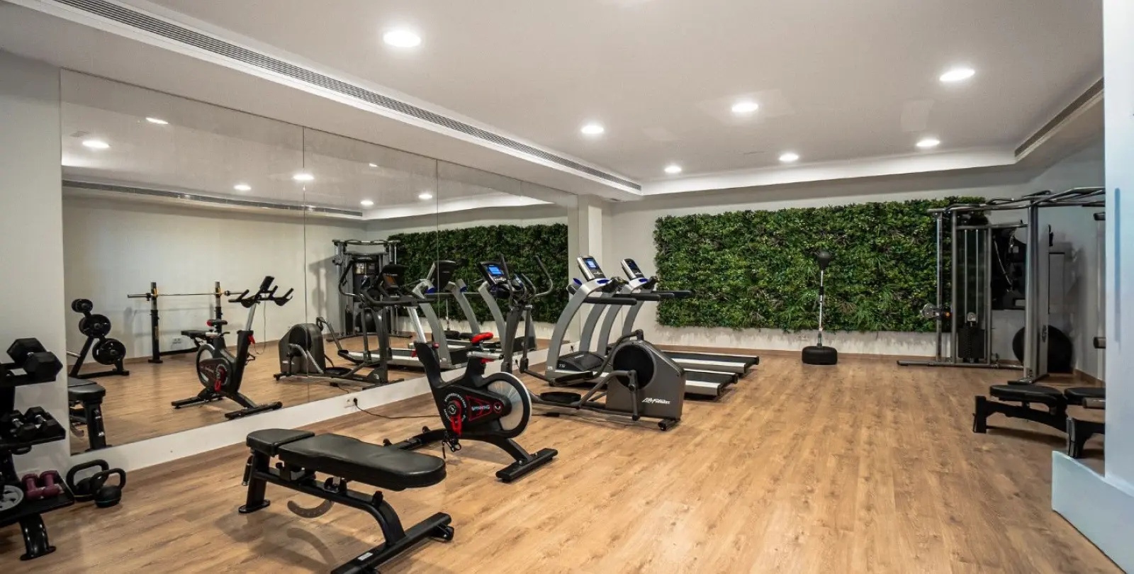 Sale of penthouse duplex in Marbella 44