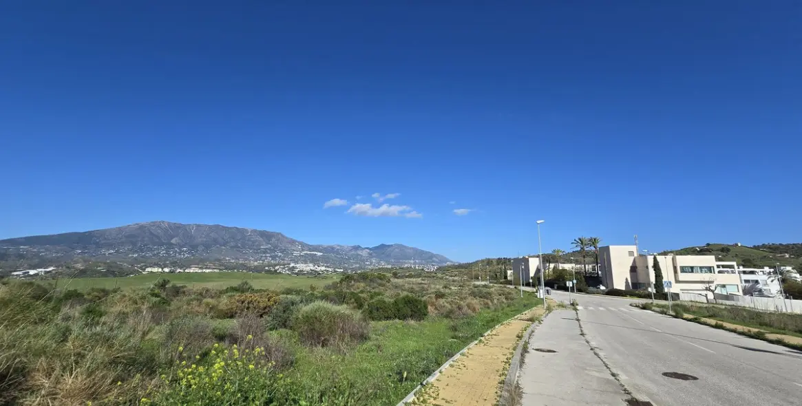 Venta de parcela residencial en La Cala de Mijas 12