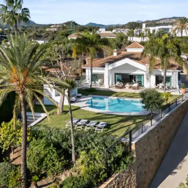 Venta de villa independiente en Nueva Andalucía