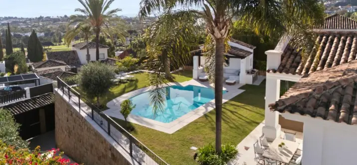 Venta de villa independiente en Nueva Andalucía 2