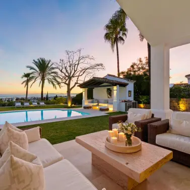 Venta de villa independiente en Nueva Andalucía