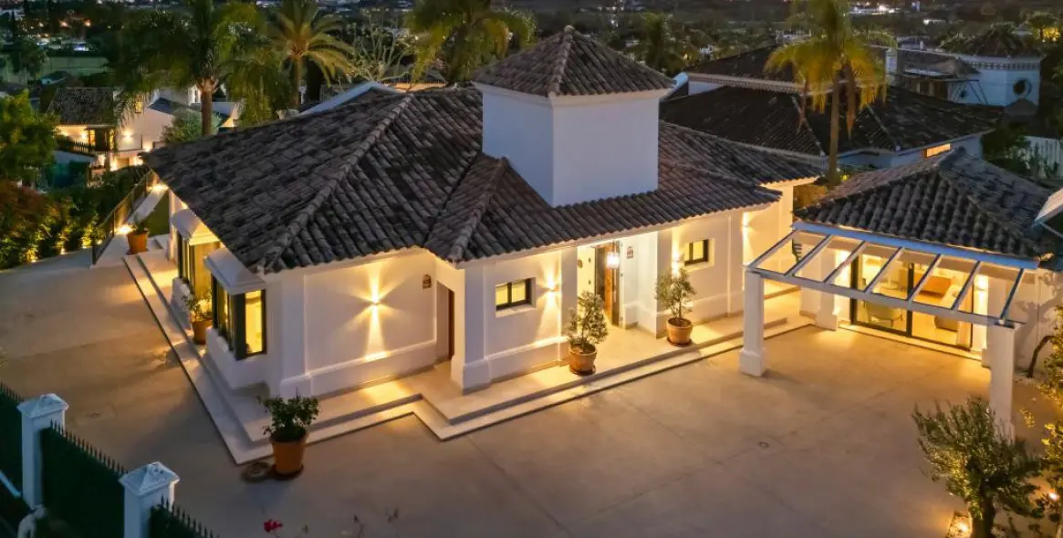 Venta de villa independiente en Nueva Andalucía 7