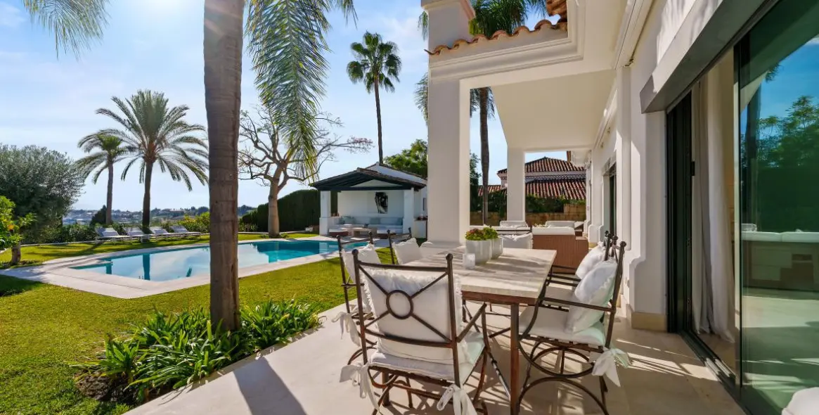 Venta de villa independiente en Nueva Andalucía 9