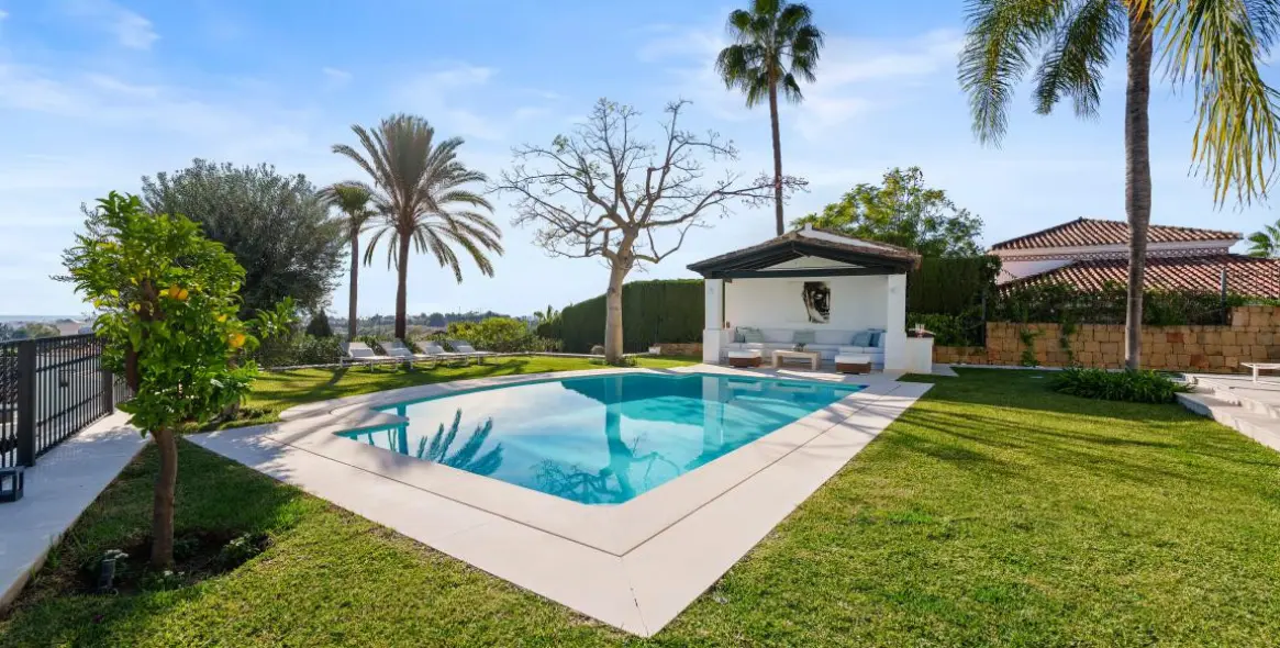 Venta de villa independiente en Nueva Andalucía 10