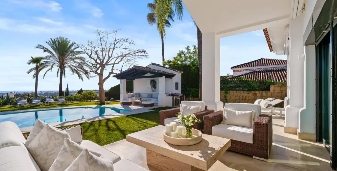 Venta de villa independiente en Nueva Andalucía 11