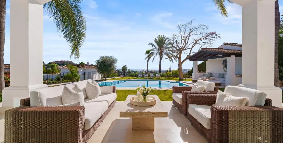 Venta de villa independiente en Nueva Andalucía 12